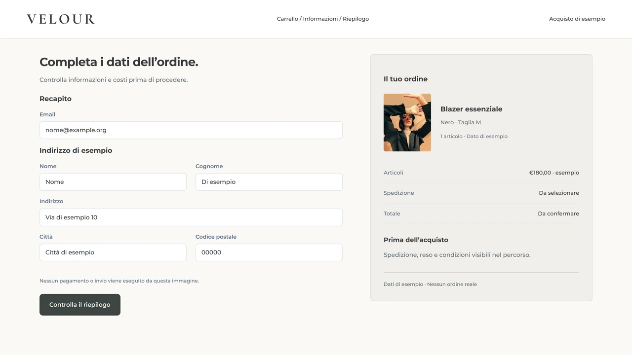 Pagina di checkout con recapito, indirizzo di esempio, riepilogo del prodotto e costi da confermare.